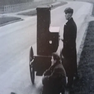 A barrel organ far from home